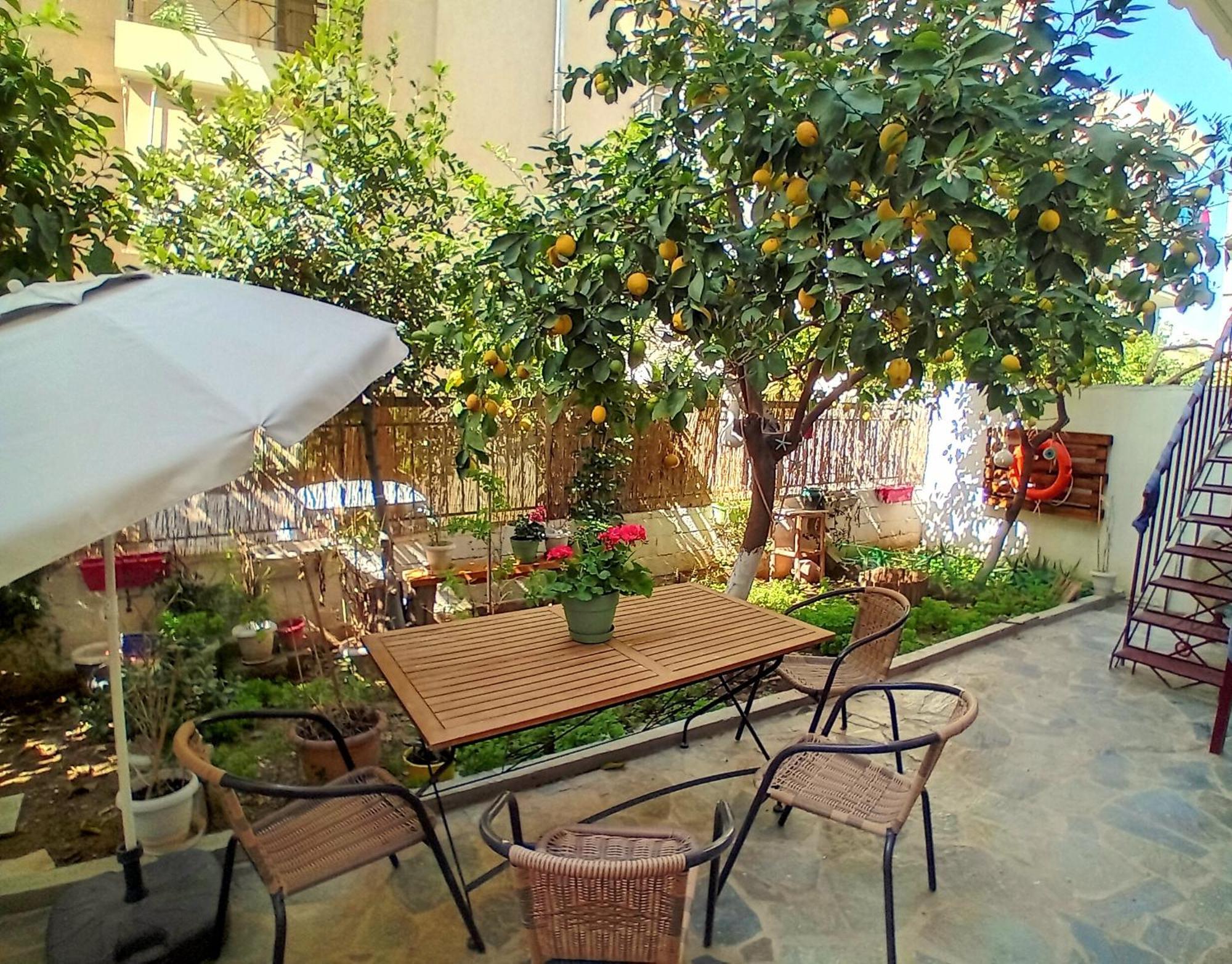 Casa Bonita, House With Private Entrance And Garden, Between Center And Sea Афины Экстерьер фото